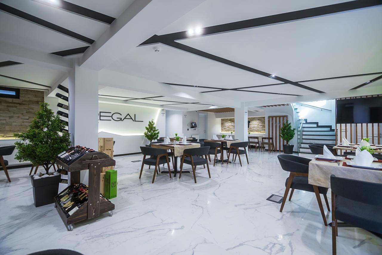 Hotel Regal Корча Екстер'єр фото
