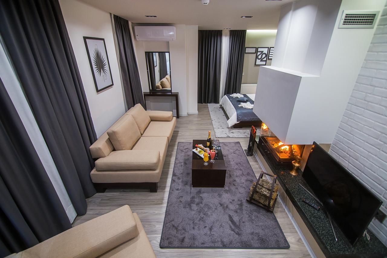 Hotel Regal Корча Екстер'єр фото
