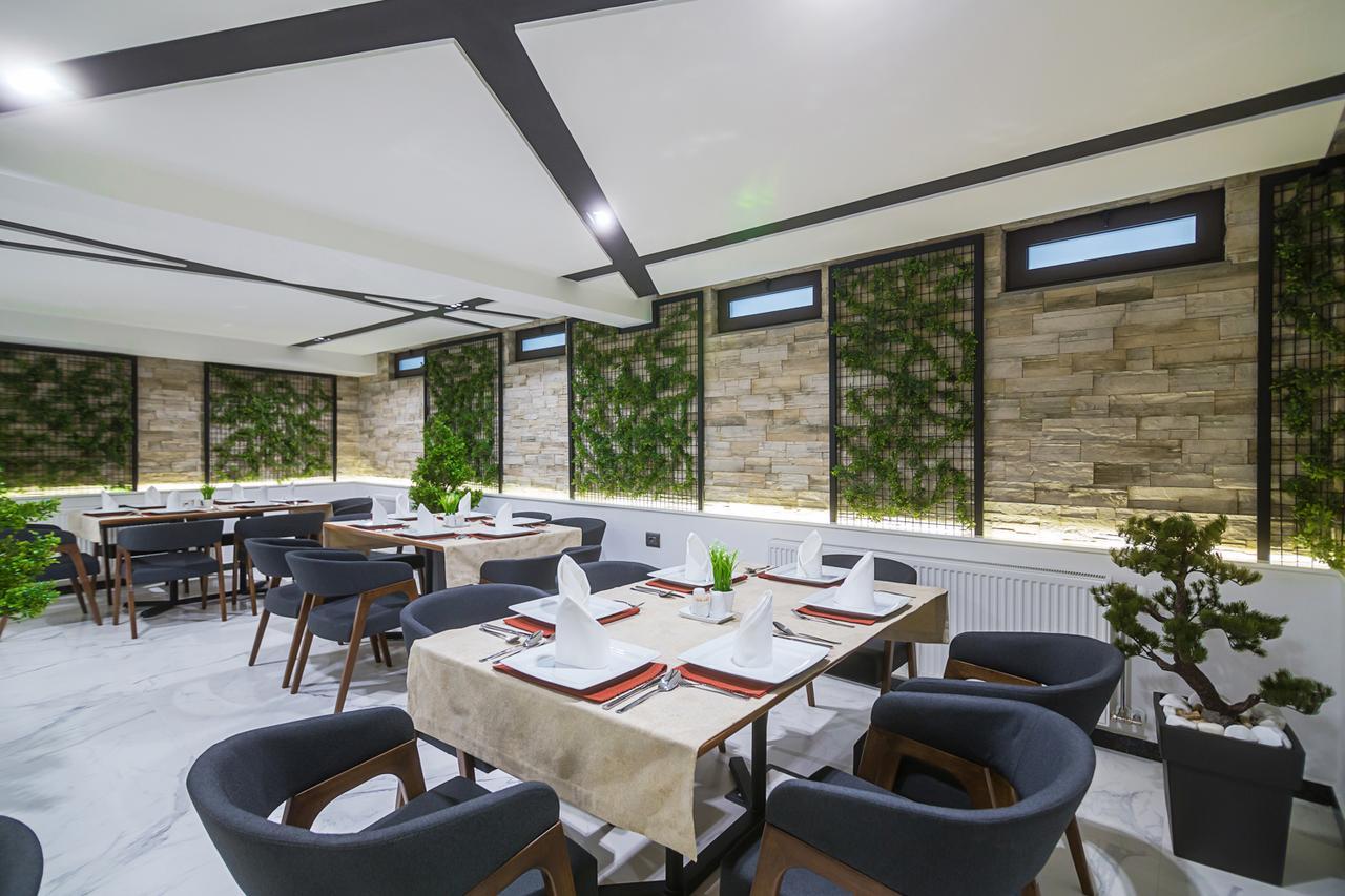 Hotel Regal Корча Екстер'єр фото