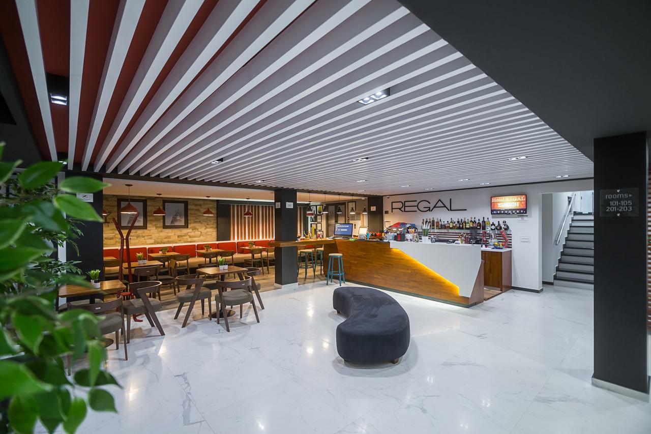 Hotel Regal Корча Екстер'єр фото