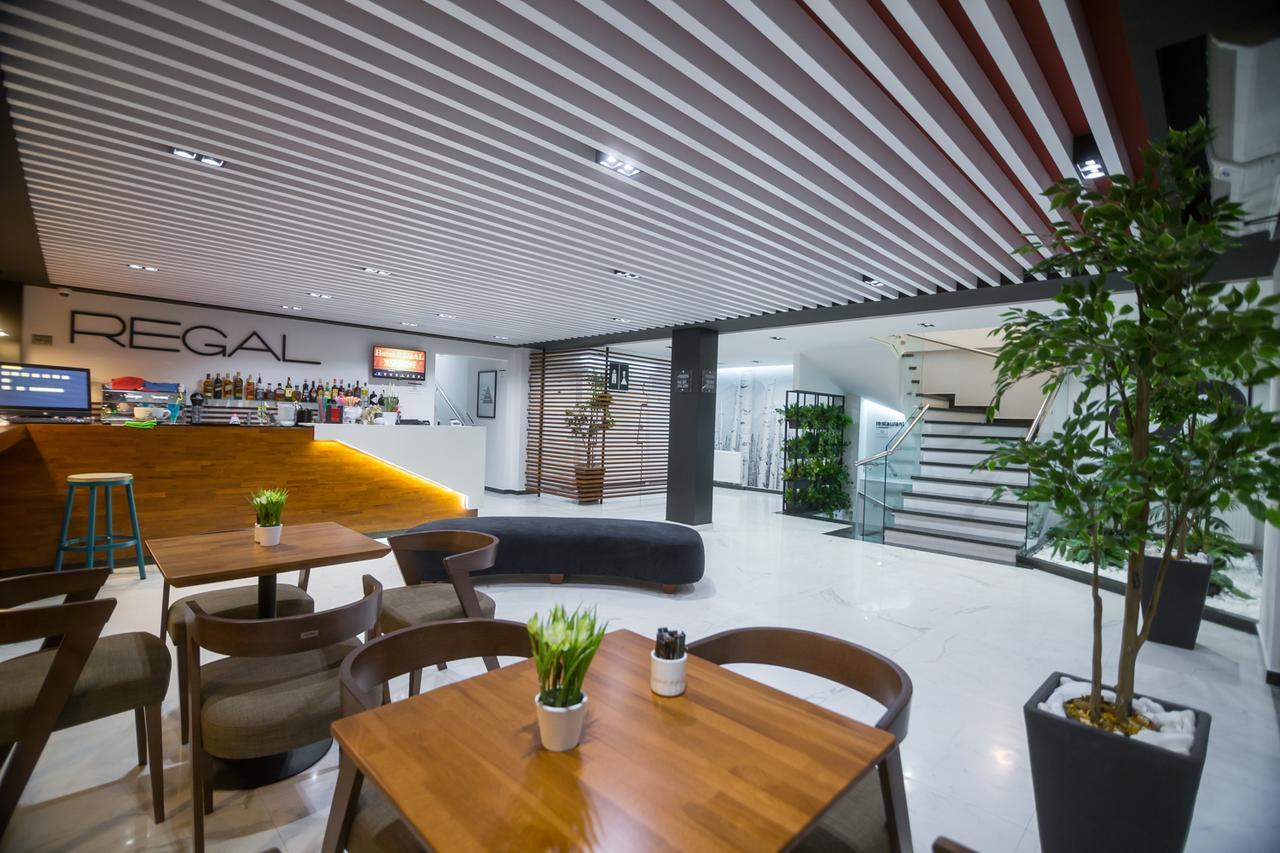 Hotel Regal Корча Екстер'єр фото